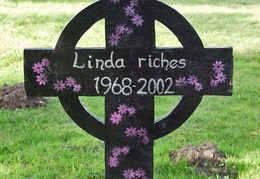 RICHES Linda 1968-2002